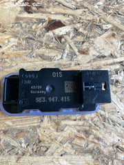 Osvětlení prostoru nohou 5E3 5E3947415