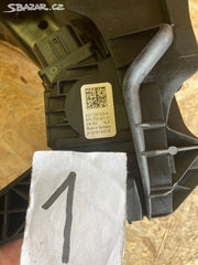 Brzdový pedál + plast. konzola Škoda Octavia III