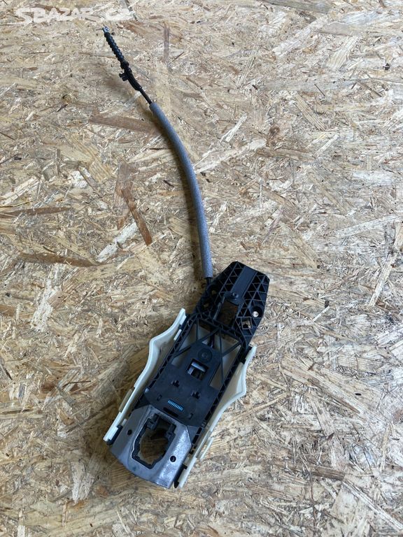 7P6837885 Třmen upevňovací