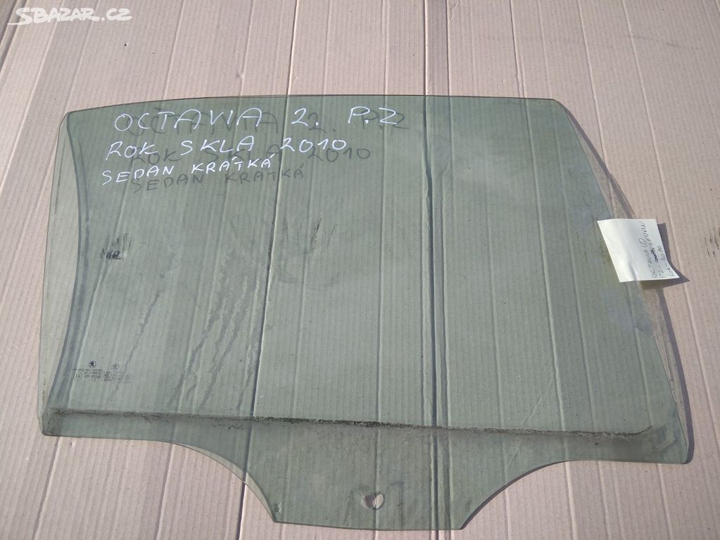 Octavia 2 pravé zadní sklo dveří