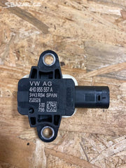 4H0955557A Senzor nárazu