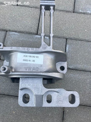 Držák motoru 2Q0199262BC