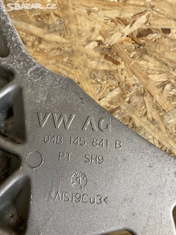 Držák intercooleru 1,4 TDi Fabia III 04B145841B